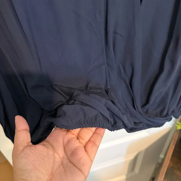 Bloomchic Navy V-Neck Draped Women's Top Size 22-24 - Picture 3 of 7